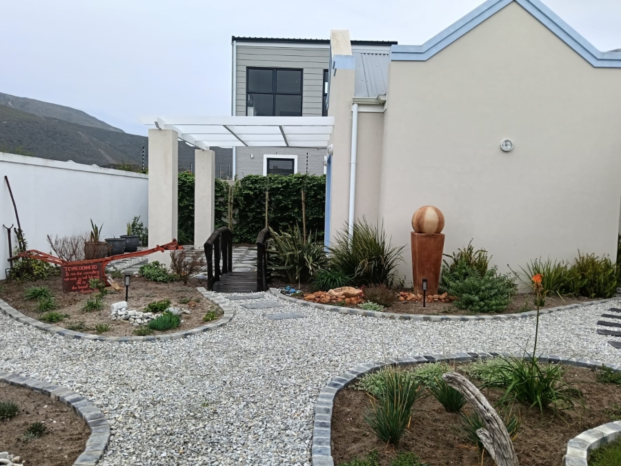 To Let 3 Bedroom Property for Rent in Sandbaai Western Cape